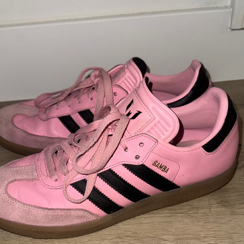 Adidas samba Women's Pink and Black Sneakers